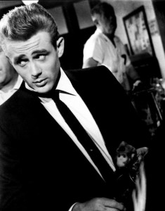 SOLOiO-hombres-con-estilo-vistiendo-corbata-James-Dean-copia